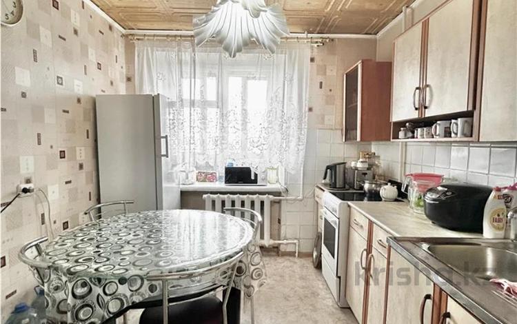 3-комнатная квартира · 63.1 м² · 9/10 этаж, мкр Новый Город, Ермекова 52 за 30 млн ₸ в Караганде, Казыбек би р-н — фото 2