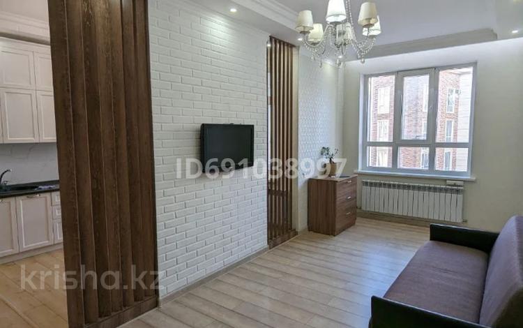 2-комнатная квартира, 57 м², 5/7 этаж помесячно, Кабанбай Батыр за 270 000 〒 в Астане — фото 2