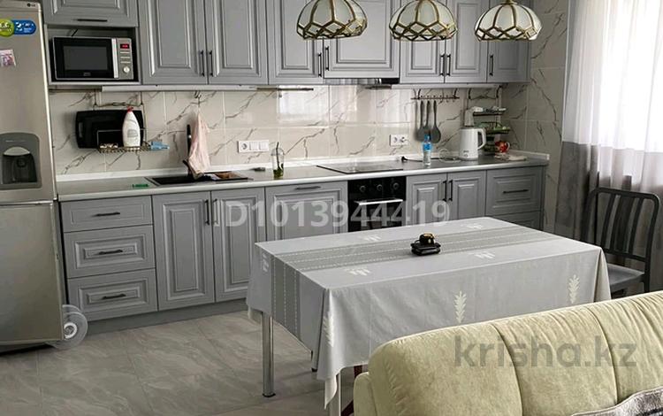 3-комнатная квартира · 86 м² · 3/5 этаж, мкр Михайловка , Мкр Михайловка Крылова 4а за 320 000 ₸ в Караганде, Казыбек би р-н — фото 2
