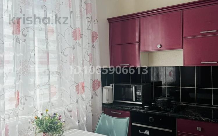 1-комнатная квартира · 39 м² · 5/9 этаж, 5 микрорайон 7 за 130 000 ₸ в Аксае — фото 2