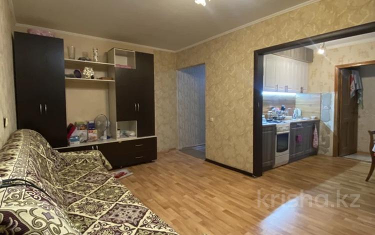 3-бөлмелі пәтер · 63 м² · 1/5 қабат, Майкудук, 18й микрорайон 22, бағасы: 16 млн ₸ в Караганде, Алихана Бокейханова р-н — фото 2