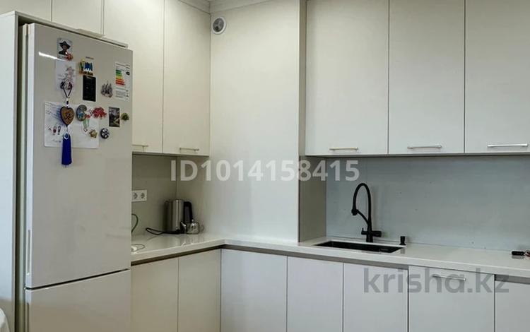 2-комнатная квартира · 64.9 м² · 12/13 этаж, мкр Астана 1/18 за 53.7 млн ₸ в Алматы, Ауэзовский р-н — фото 2