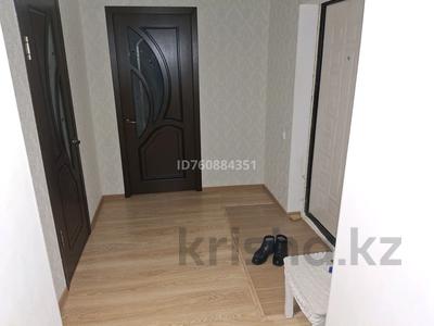 2-комнатная квартира · 62 м² · 1/5 этаж, мкр. Алтын орда, Санкибай батыра 38В — По ул санкибай сзади сулпака за 180 000 ₸ в Актобе
