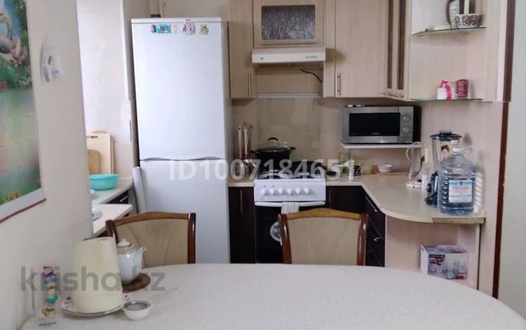 2-комнатная квартира · 45 м² · 4/5 этаж, мкр Михайловка , К.Аманжолова 23 — ул. К. Аманжолова за 27 млн ₸ в Караганде, Казыбек би р-н — фото 2