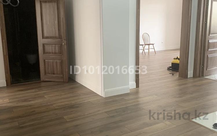 4-комнатная квартира · 150 м² · 2/8 этаж, мкр. Алтын орда, проспект Санкибай батыра 40б за 89 млн ₸ в Актобе — фото 2