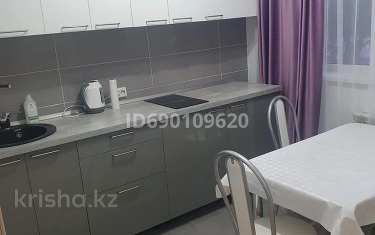 1-комнатная квартира · 48 м² · 3/12 этаж, А.Шарипова 100 — Жамбыла116 за 15 000 ₸ в Алматы, Алмалинский р-н — фото 2