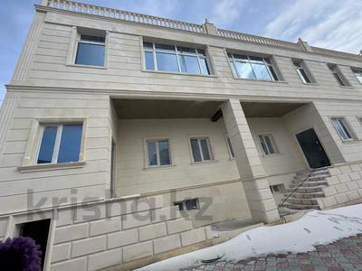 Часть дома · 5 комнат · 341 м² · 30 сот., Самал 28 за 35 млн 〒 в Актау, мкр Приморский