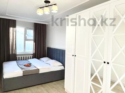 3-бөлмелі пәтер · 60 м² · 5/5 қабат, Жаңа қала ш/а., Бухар Жырау 54а, бағасы: 15 000 ₸ в Караганде, Казыбек би р-н