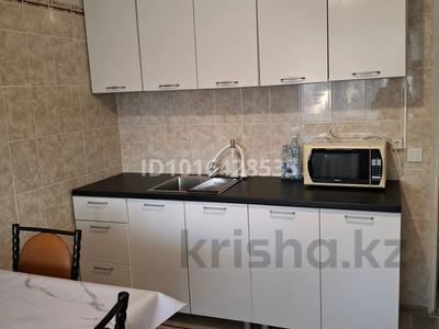 3-бөлмелі пәтер · 70 м², Центральный ш/а., Каженбаева, 3 — Махамбета, бағасы: 200 000 ₸ в Атырау, мкр Центральный