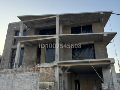 Отдельный дом · 8 комнат · 700 м² · 16 сот., мкр Таусамалы, Атамекен 62 за 250 млн 〒 в Алматы, Наурызбайский р-н