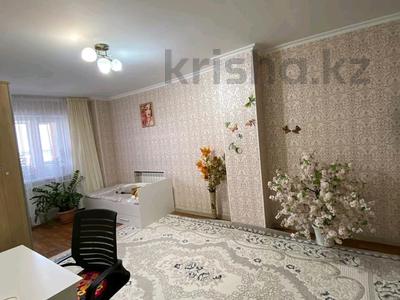 3-комнатная квартира · 100.5 м² · 8/9 этаж, мкр 12 за 29.8 млн 〒 в Актобе