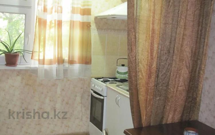 1-комнатная квартира, 35 м², 2 этаж посуточно, Уркимбаева 1а за 7 000 〒 в Шымкенте, Абайский р-н — фото 5