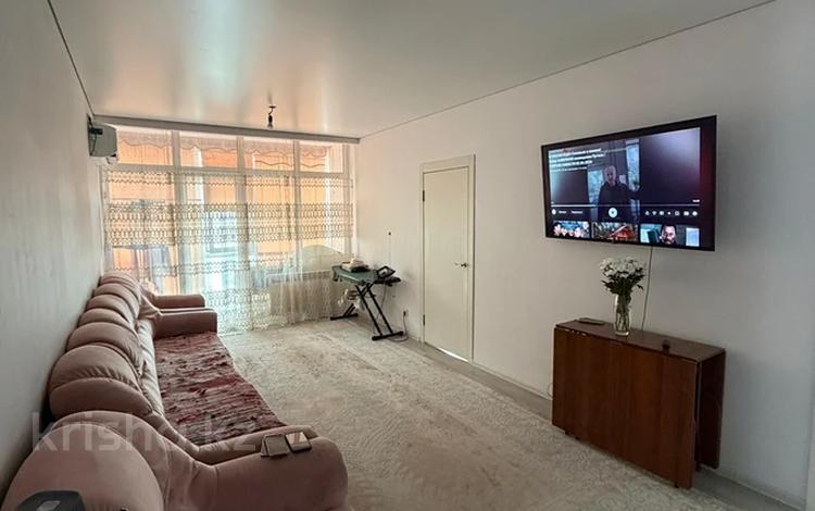 3-комнатная квартира · 70 м² · 10/12 этаж, мкр Акбулак, Дарабоз 1-83 за 37.5 млн ₸ в Алматы, Алатауский р-н — фото 2