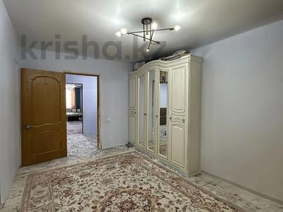 3-бөлмелі пәтер · 95 м² · 2/10 қабат, мкр 12 45д, бағасы: 26 млн ₸ в Актобе