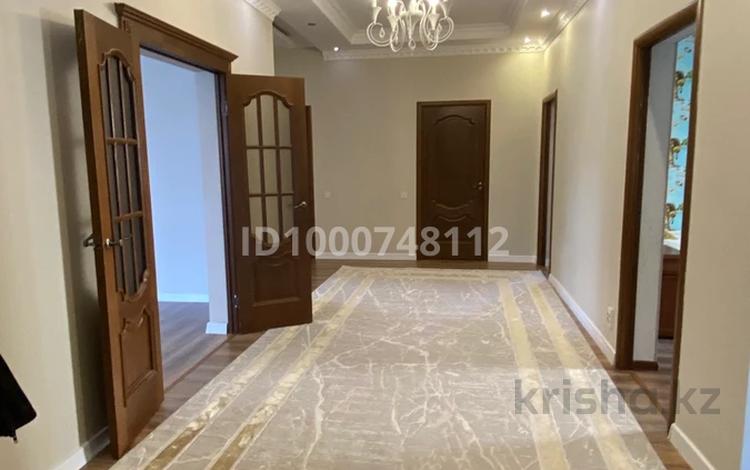 Отдельный дом · 4 комнаты · 139 м² · 8 сот., мкр Оркен, 43 43а за 500 000 〒 в Атырау — фото 2