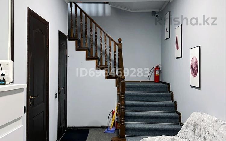 6 комнат · 200 м² · 2 этаж, мкр Коктем-3, Жандосова 14г — Манаса за 79 000 〒 в Алматы, Бостандыкский р-н — фото 29