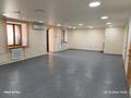 Офисы, магазины и бутики, салоны красоты, медцентры и аптеки, развлечения, кабинеты и рабочие места, студии · 140 м² за 500 000 〒 в Караганде, Казыбек би р-н — фото 3