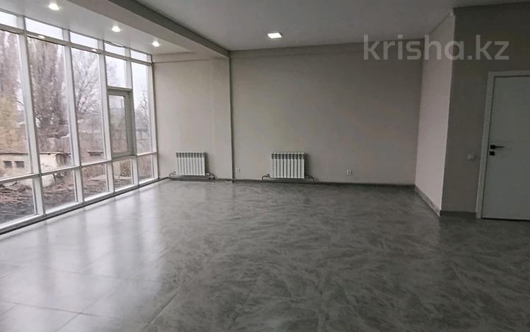 Свободное назначение, офисы, магазины и бутики, салоны красоты, фитнес и спорт · 100 м² за 350 000 〒 в Талдыкоргане, Каратал — фото 2