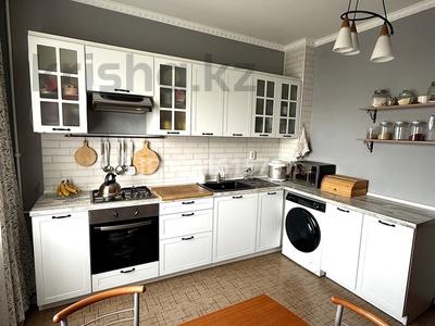 Продажа квартир в Алматы: 2-комнатная квартира · 64 м² · 8/9 этаж, мкр Жетысу-2 70 а за 42.5 млн 〒 2-комнатная квартира · 64 м² · 8/9 этаж, мкр Жетысу-2 70 а за 42.5 млн 〒 в Алматы, Ауэзовский р-н