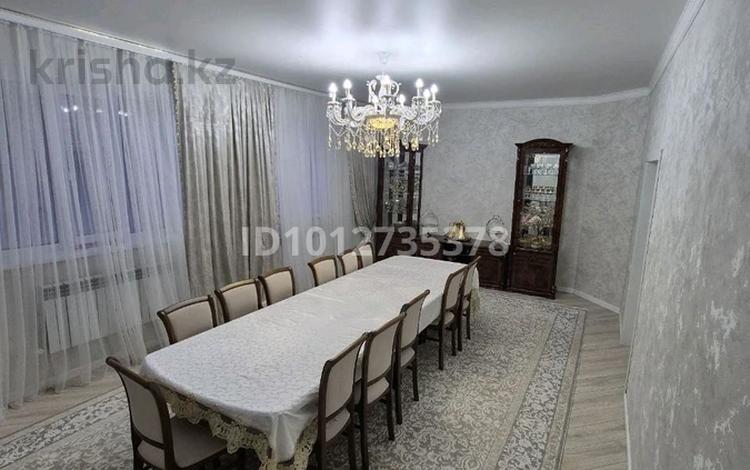 Жеке үй · 8 бөлме · 240 м² · 10 жүзд., Байланыс 5 — Рядом 79 м 49 школы, бағасы: 46.7 млн ₸ в Актобе, жилой массив Акжар-2 — фото 2