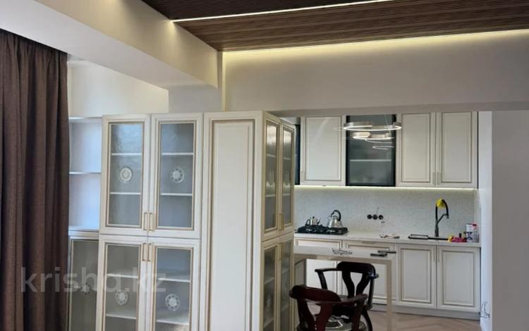 4-бөлмелі пәтер · 130 м² · 9/9 қабат, Жибек жолы 81 — Пентхаус, бағасы: 125 млн ₸ в Алматы, Алмалинский р-н — фото 25