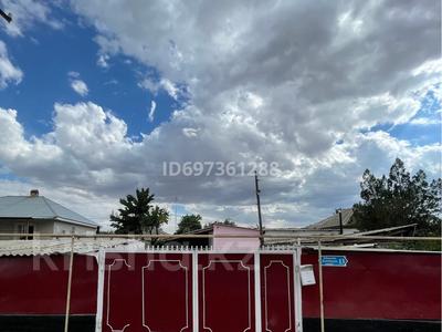 Отдельный дом · 7 комнат · 180 м² · 20 сот., ЫқыласДүкенұлы 13 — Ақан сері көшесі за 5 млн ₸ в Каратау
