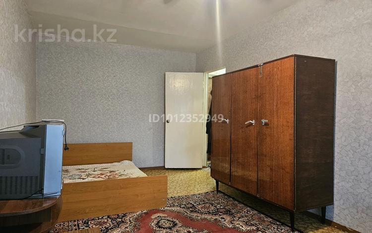 1-комнатная квартира · 31.5 м² · 3/5 этаж, мкр Строитель 42 — Шолохова за 90 000 ₸ в Уральске — фото 2
