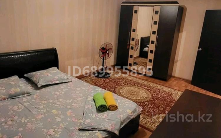 1-бөлмелі пәтер, 40 м², 1/9 қабат тәулігіне, Асыл Арман — Дом ориентировочно находится возле проспекта Райымбека, бағасы: 10 000 〒 в Иргелях — фото 2