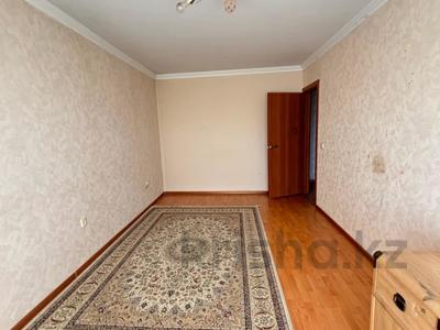 3-комнатная квартира · 68 м² · 4/5 этаж, Братьев Жубановых за 18.5 млн 〒 в Актобе