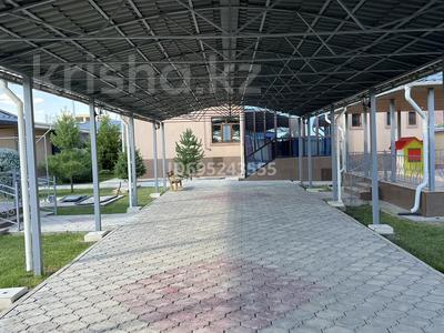 Отдельный дом · 6 комнат · 212 м² · 15 сот., Жунисбекова 75 — Коммунизм за 110 млн 〒 в Туркестане