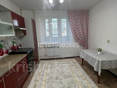 2-бөлмелі пәтер · 60 м² · 3/5 қабат, Нұрсая ш/а. 6 — 5000 мелочей. ДЮСШ 6, школа #38, 40, бағасы: 18.8 млн ₸ в Атырау, мкр Нурсая