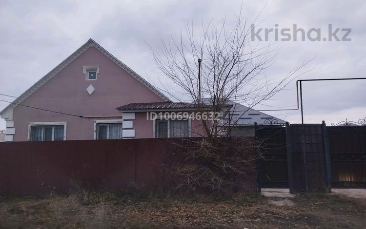 Жеке үй · 3 бөлме · 100 м² · 4 жүзд., Толеген токтаров 16 — Сарыарка микрорайон, бағасы: 27 млн ₸ в Уральске — фото 2