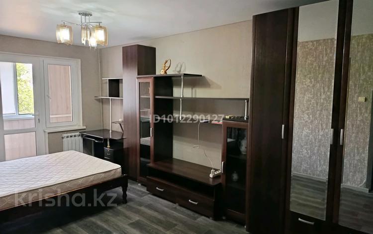 1-бөлмелі пәтер · 32 м² · 4/5 қабат, Мкр. Восток 8, бағасы: 15 млн ₸ в Шымкенте, Енбекшинский р-н — фото 2