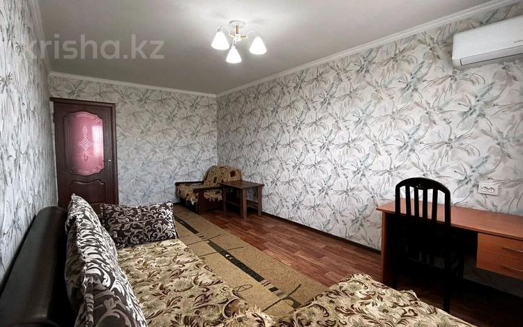 2-бөлмелі пәтер, 50 м², 5/5 қабат, Толе би 21 б, бағасы: 17.5 млн 〒 в Шымкенте, Аль-Фарабийский р-н — фото 2