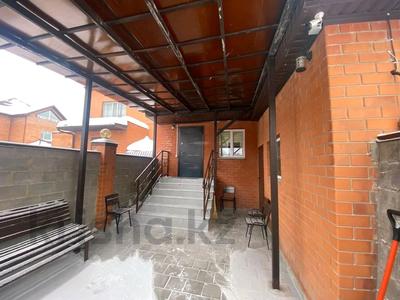 Отдельный дом · 4 комнаты · 257 м² · 10 сот., мкр Юго-Восток, ул Муканова 45/66 за 110 млн ₸ в Караганде, Казыбек би р-н