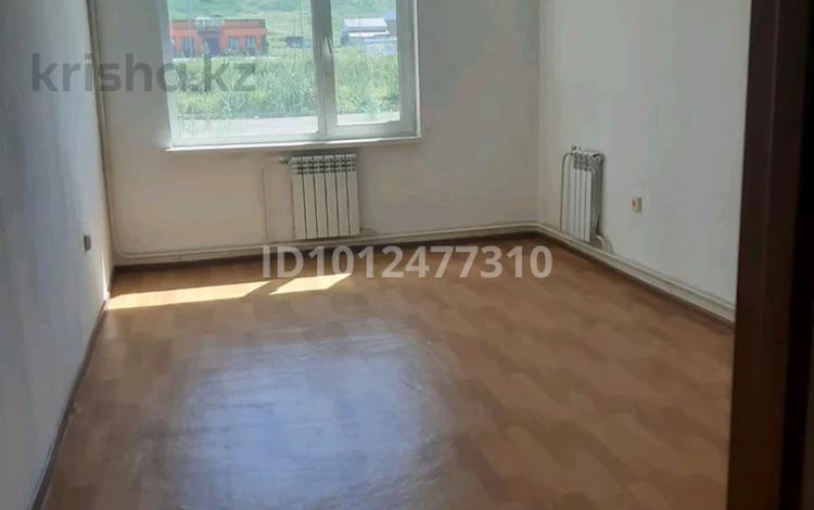 3-бөлмелі пәтер · 82 м² · 1/9 қабат, Увалиева 8, бағасы: 38 млн ₸ в Усть-Каменогорске — фото 2
