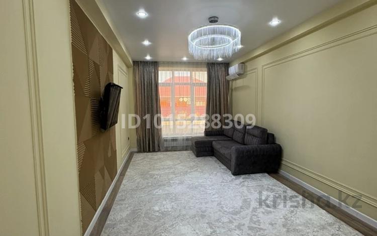 2-комнатная квартира · 70 м² · 1/5 этаж, мкр Самал, Мкрн Самал 15 за 30 млн ₸ в Атырау — фото 2