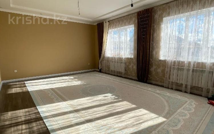 Отдельный дом · 5 комнат · 221 м² · 8 сот., мкр Балауса, Улица 28 1 за 41.8 млн ₸ в Атырау — фото 2