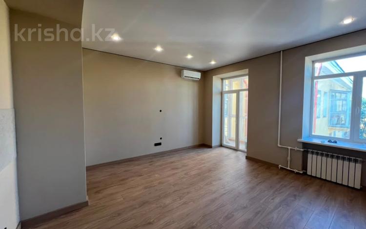 2-бөлмелі пәтер · 48.7 м² · 4/4 қабат, Жаңа қала ш/а., Назарбаева, бағасы: 28 млн ₸ в Караганде, Казыбек би р-н — фото 2