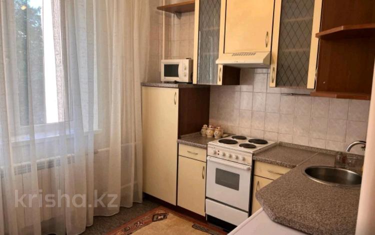 3-комнатная квартира, 70 м², 2/9 этаж помесячно, мкр Самал-2 90