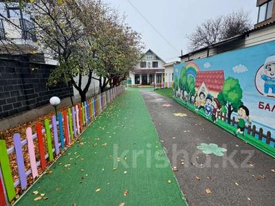 Отдельный дом · 9 комнат · 250 м², Азербаева 9 — Тайманова за 1.5 млн 〒 в Алматы, Медеуский р-н