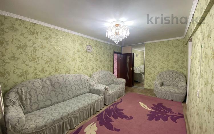 3-комнатная квартира · 60 м² · 4/5 этаж, Жанасемейская 33 — Ауезова за 23.5 млн ₸ в Семее — фото 2