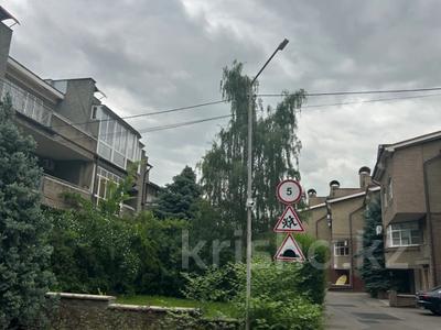 Пәтерлер в Алматы: 5-бөлмелі пәтер · 460.4 м², Самал-3 24/1, бағасы: 2.2 млн 〒 5-бөлмелі пәтер · 460.4 м², Самал-3 24/1, бағасы: 2.2 млн 〒 в Алматы, Медеуский р-н