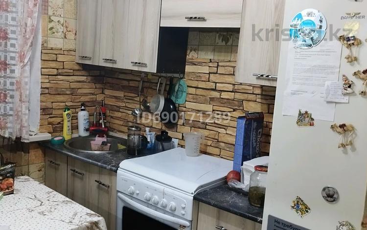 Часть дома · 2 комнаты · 14.2 м² · 9.85 сот., Коммунистическая 4/1 — Универсальный рынок, центр за 18 млн 〒 в Байдибек би — фото 6