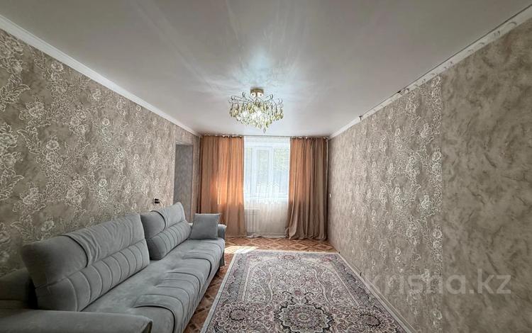 2-комнатная квартира · 50.2 м² · 1/9 этаж, мкр Юго-Восток, Шахтеров — Магазин 12 месяцев за 22 млн ₸ в Караганде, Казыбек би р-н — фото 2