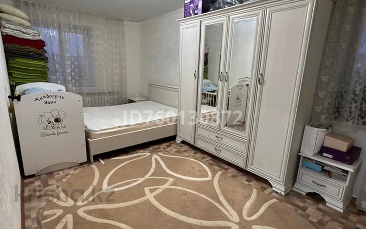 3-бөлмелі пәтер · 80 м² · 6/6 қабат, мкр Жилгородок, Абубакира Кердери 17, бағасы: 17.5 млн ₸ в Актобе — фото 2