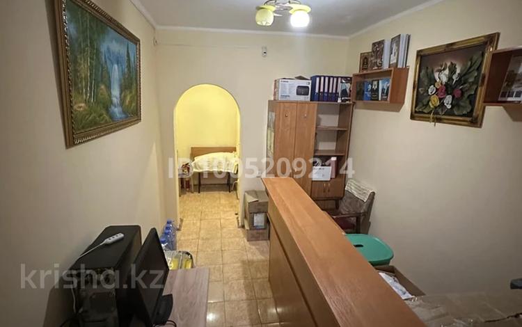 Свободное назначение, офисы, магазины и бутики, салоны красоты, медцентры и аптеки, образование · 45 м² за 18 млн 〒 в Таразе, мкр Акбулым — фото 2