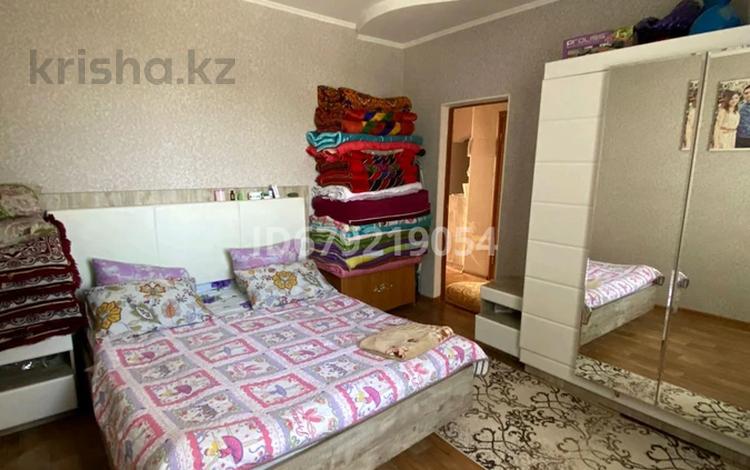 2-бөлмелі пәтер, 60 м², 12/12 қабат, Ул.Абая 159а, бағасы: 12 млн 〒 в Таразе — фото 2