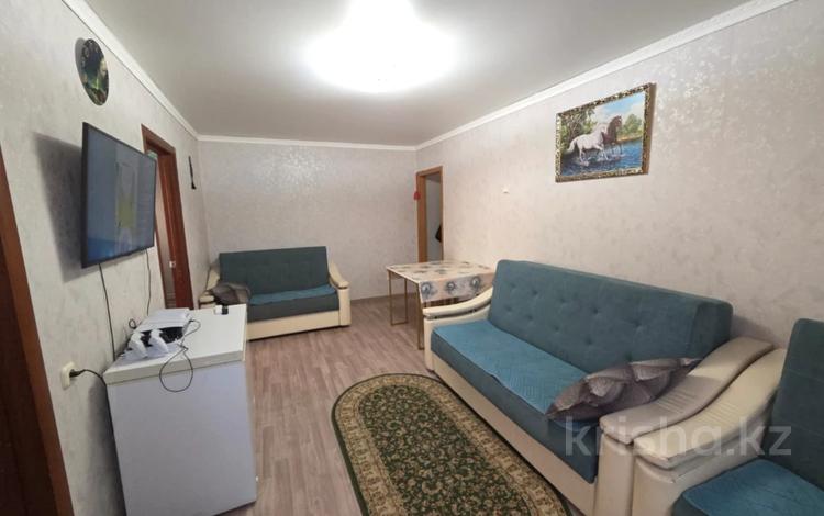 3-комнатная квартира · 48 м² · 3/5 этаж, Пришахтинск, 23й микрорайон за 13 млн ₸ в Караганде, Алихана Бокейханова р-н — фото 2