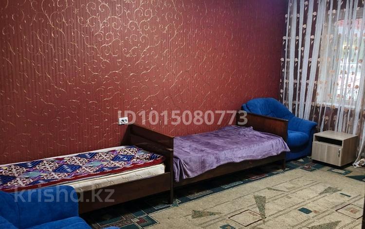 3 комнаты · 70 м² · 1/9 этаж, Толе би — Толе би-Розыбакиева за 80 000 ₸ в Алматы, Алмалинский р-н — фото 2